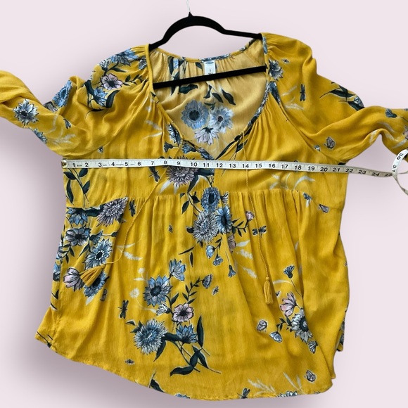 Old Navy Flowy Boho Floral Long Sleeved Blouse - Picture 2 of 9